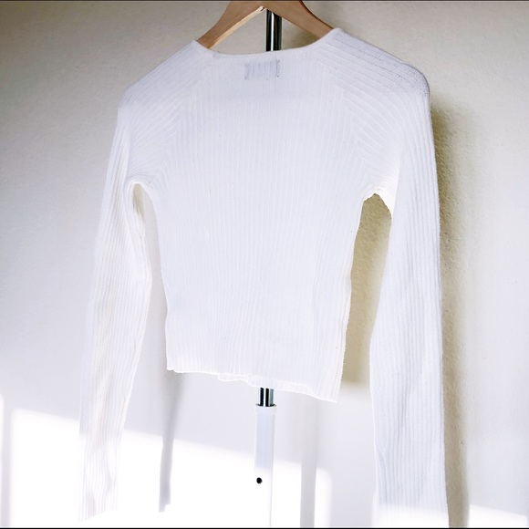 Fitted Knit Cutout Cropped Sweater - Picture 3 of 3